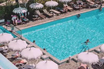 Piscina di Hotel Monaco & Quisisana o nelle vicinanze