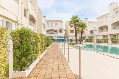 Piscina di Villaggio Le Tropezien o nelle vicinanze