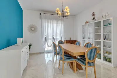 Planimetria di Elegant Blue Apartment