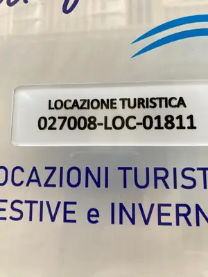 Certificato, attestato, insegna o altro documento esposto da Appartamento vintage