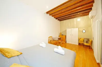 Letto o letti in una camera di DolceVita Apartments N 499 Biennale