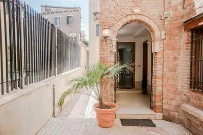 Planimetria di Gondola Rosa, incantevole vista sul canale