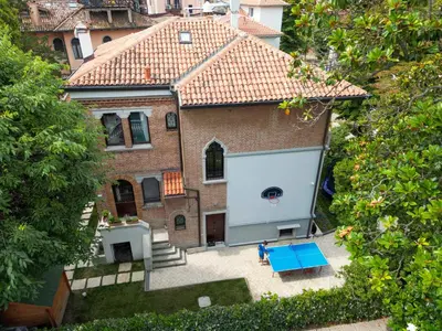Piscina di Villa Gallo 1915, luxurious villa with garden and SPA o nelle vicinanze