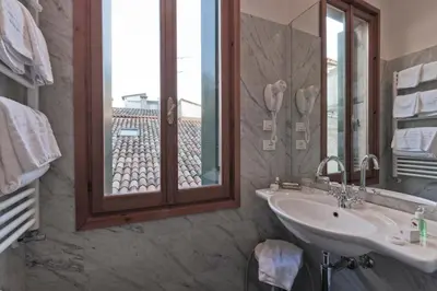 Bagno di Palazzo Cendon Piano Antico