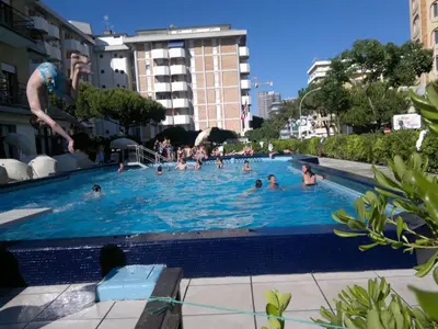 Piscina di Hotel AMALFI & Restaurant Karaoke Bar o nelle vicinanze