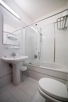 Bagno di HOTEL QUERINI Essential Business Hotel Sandrigo
