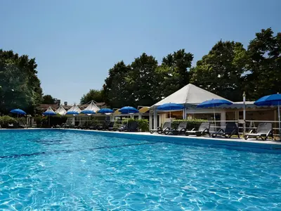 Piscina di Hotel Villa Patriarca o nelle vicinanze