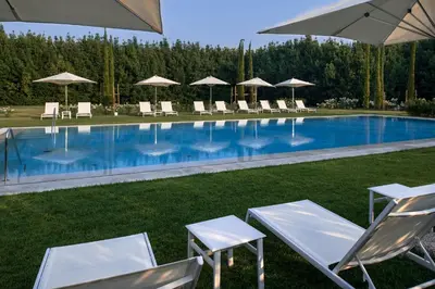 Piscina di Villa Franceschi Hotel & Resort o nelle vicinanze