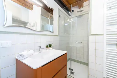 Bagno di Palazzina Schiavoni by Sarlux