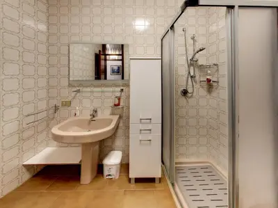 Bagno di Tenuta da Mosè con vista sui colli asolani