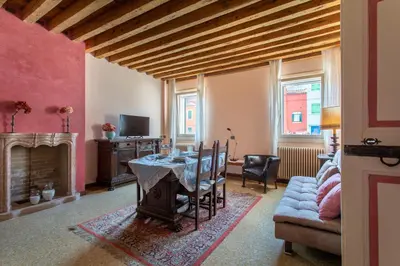 TV o dispositivi per l'intrattenimento presso Wondrous Palazzetto 1619 in Magical Burano Island