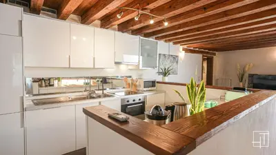 Cucina o angolo cottura di HT - Esclusivo Loft in centro a Padova