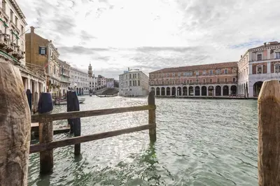 Vista sul fiume nelle vicinanze dell'appartamento