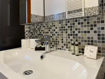 Bagno di Eclectic Space Padova two apartments