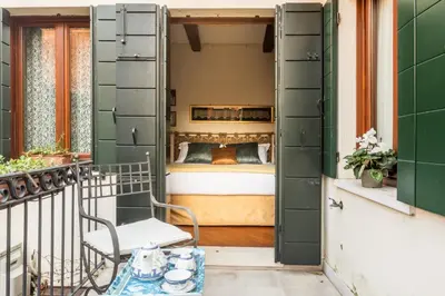 Letto o letti in una camera di Garden Mansion with Private Mooring R&R