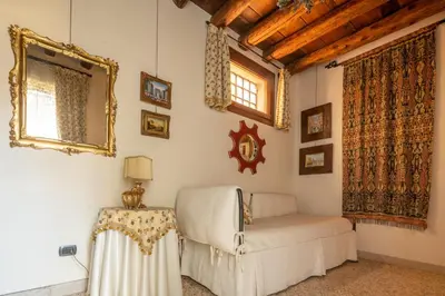 Area soggiorno di Garden Mansion with Private Mooring R&R