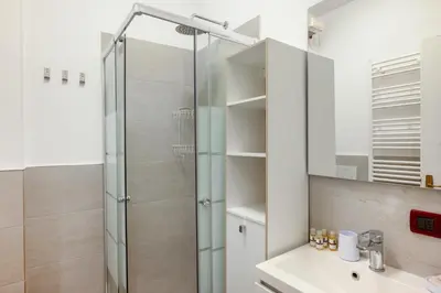 Bagno di GuestHost - Essential Apartment a 5 min da Piazza dei Signori