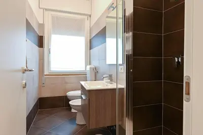 Bagno di -Free Parking & Wifi- 10 minuti dal centro
