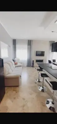 Area soggiorno di Elegant & Spacious - 30 min from Venice - King beds!