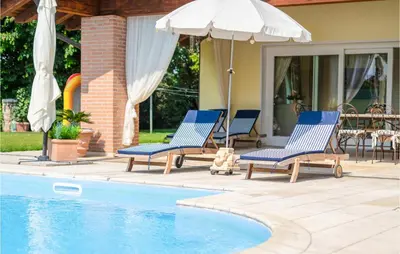 Piscina di Cozy Home In Fanzolo Di Vedelago o nelle vicinanze
