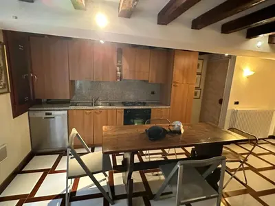 Cucina o angolo cottura di 1 Ca'del Traghetto Family Apartment