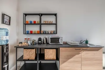 Cucina o angolo cottura di GuestHost - Family & Friends Rooms