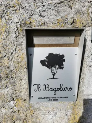 Certificato, attestato, insegna o altro documento esposto da Il Bagolaro