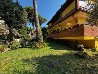 Giardino di Cozy villa with garden near the sea