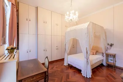 Letto o letti in una camera di Villa Liberty Venezia - DIMORA STORICA vicino Venezia - Jacuzzi, gardens, parking