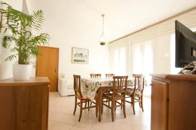 TV o dispositivi per l'intrattenimento presso 12 Accesso - Home Immobiliare Jesolo