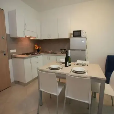 Modern flat by the beach-Beahost