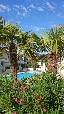Piscina di Residence Jesolo Lido centro con piscina o nelle vicinanze