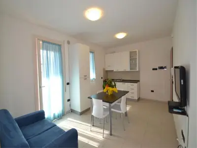 Cucina o angolo cottura di Modern apartment by the beach