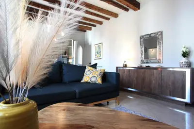 Area soggiorno di Domus Biennale, Modern apartment in Venice centre.